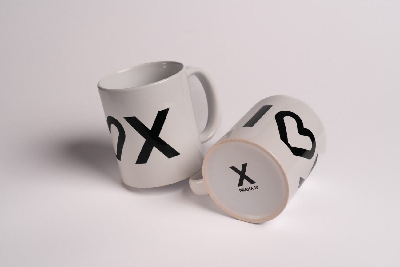 Hrnek bílý, černý potisk I love X